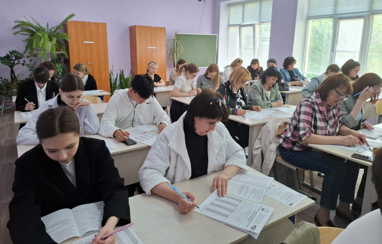 Участие лицеистов в «Избирательном диктанте».